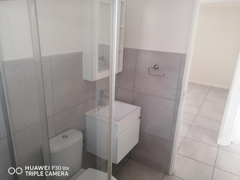 To Let 2 Bedroom Property for Rent in Heathfield Western Cape